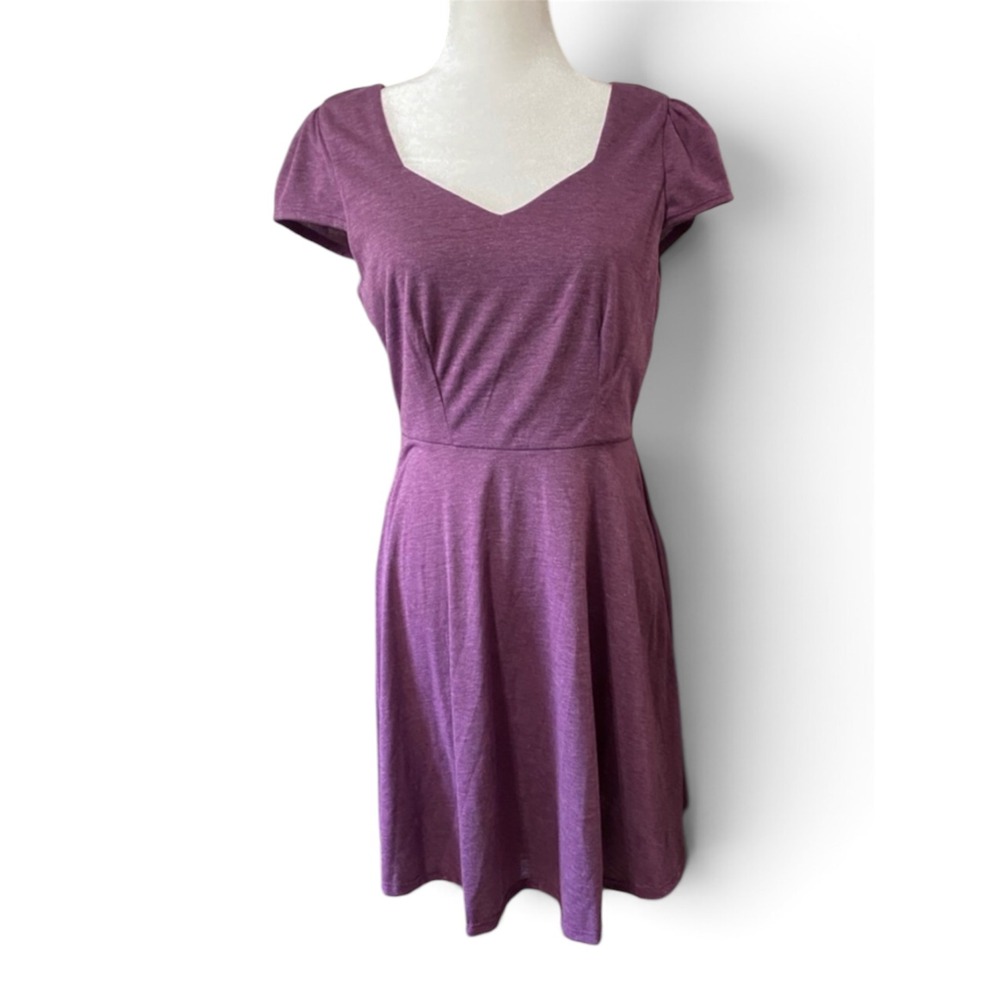 Gilli Women's Fit & Flare Dress M Plum Purple Sweetheart Neck Short Sleeve NWT